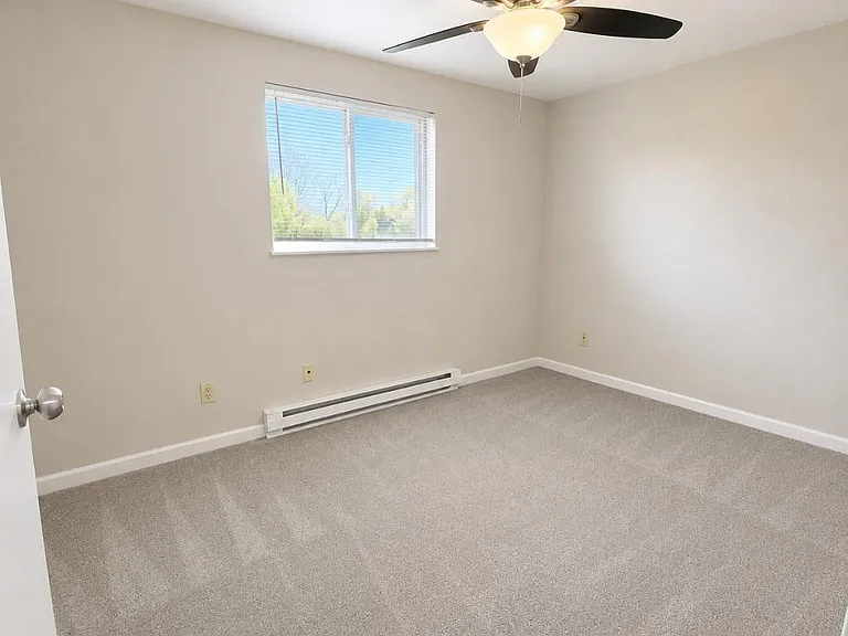 1149 W South Park Ave #D — Photo 5