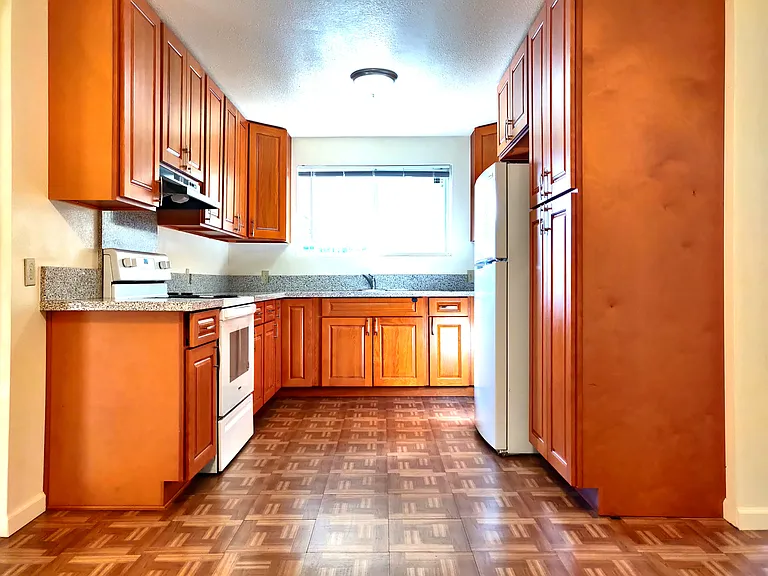 1st Kitchen