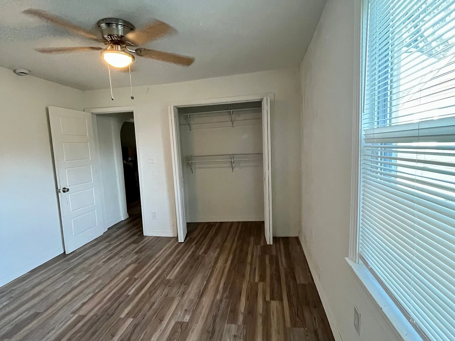 1 bed, 1.0 bath, 111 sqft, $900 — Photo 3