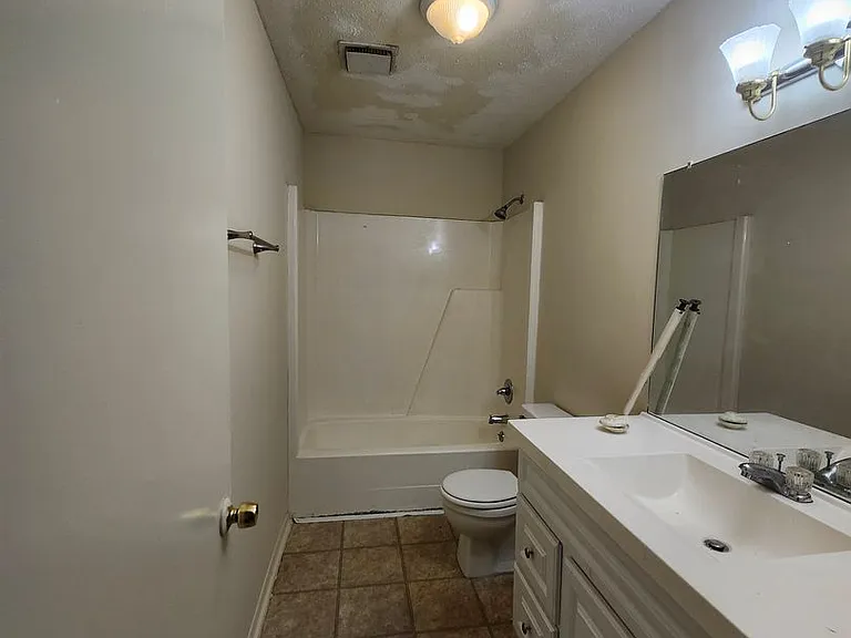 4116 Maple Terrace Ln — Photo 10