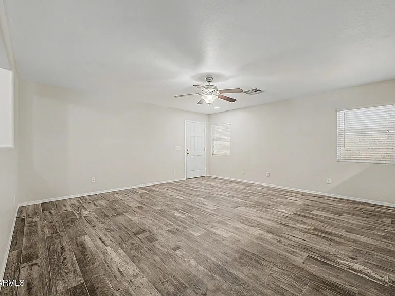 1633 S 225th Ln — Photo 5