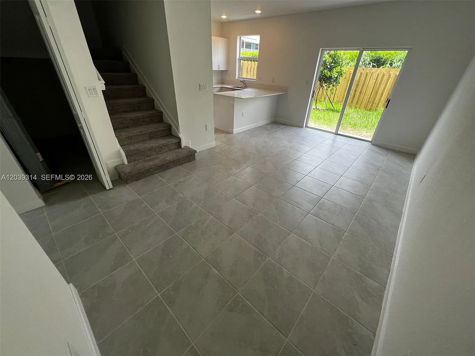 3 bed, 2.5 bath, 2112 sqft, $2,500 — Photo 3