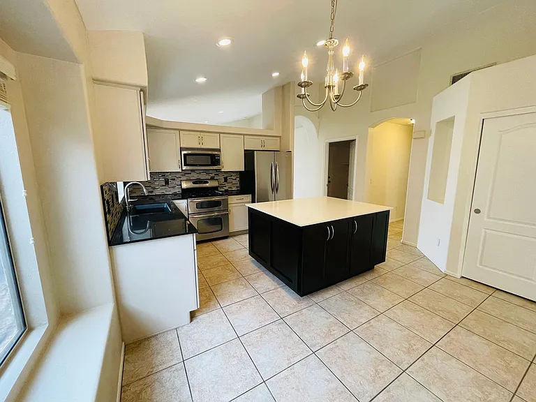 1051 W Todd Dr — Photo 8