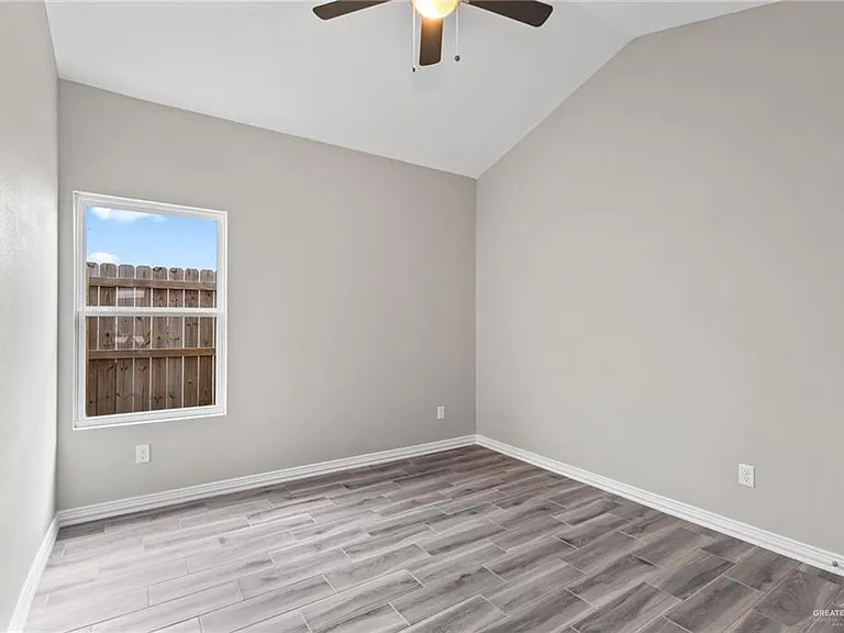 2605 Woodpecker St #4 — Photo 8