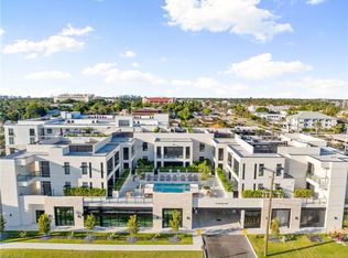 82 9th St S #304, Naples, FL 34102