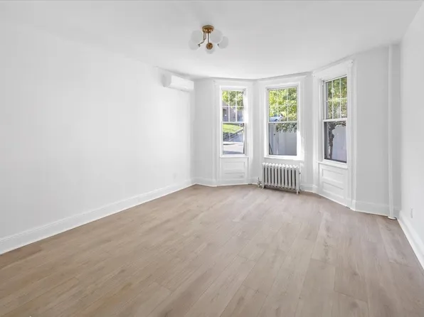 46 Garden Place image 7 of 34