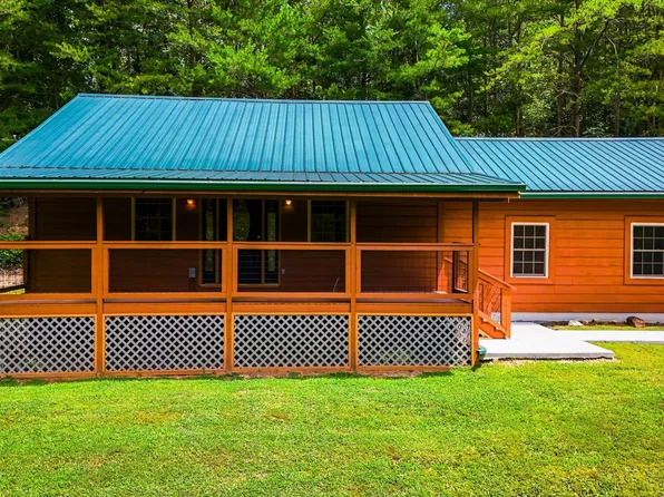 515 Smelcer Dr, Pigeon Forge, TN 37863