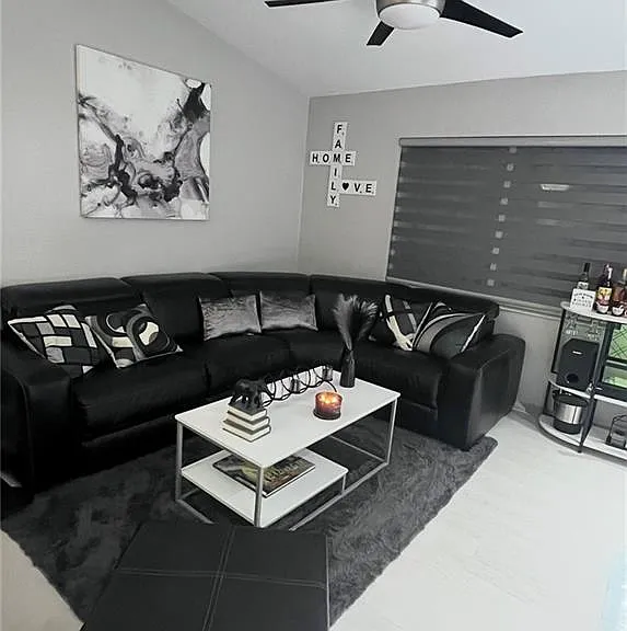 8274 Key Royal Cir #1033 — Photo 6