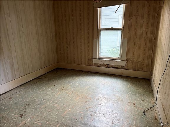 4th image of 416 McCool Ave