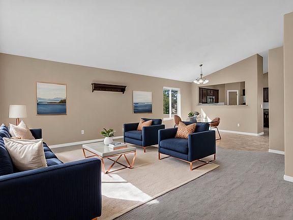 4th image of 10695 Pine Grove Way