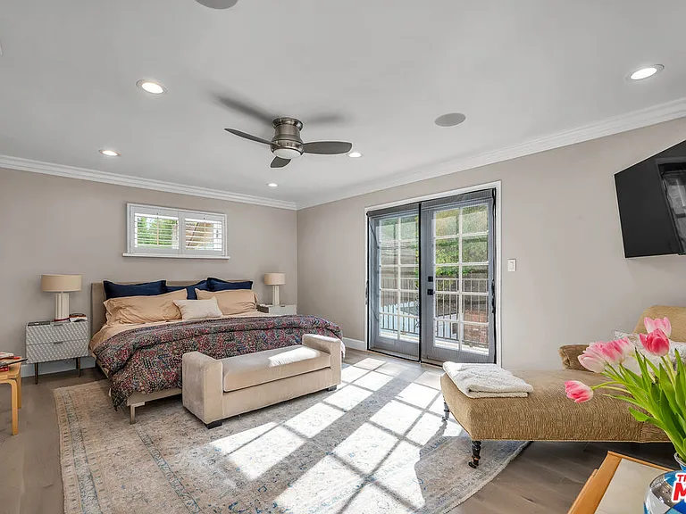 751 Westholme Ave — Photo 18
