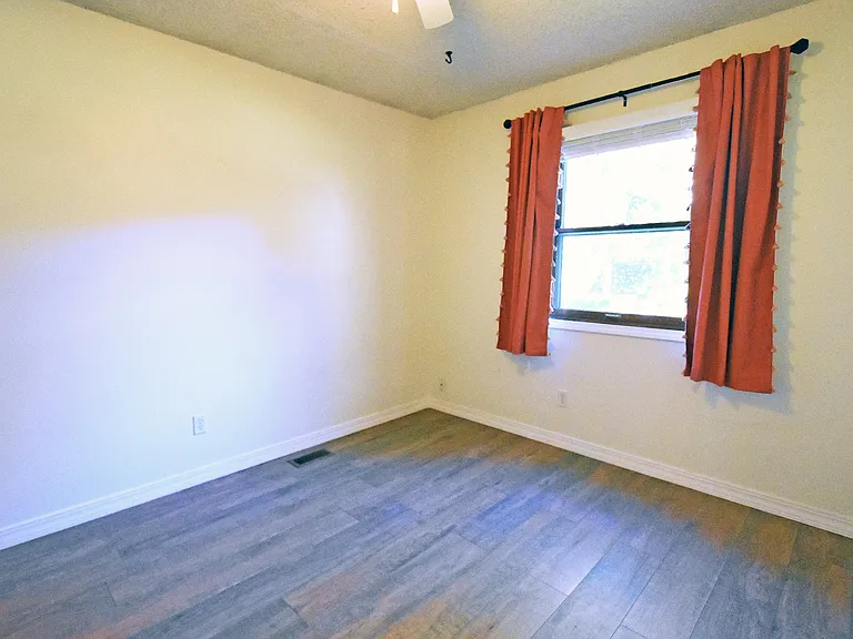 30 Bayberry Ln — Photo 8