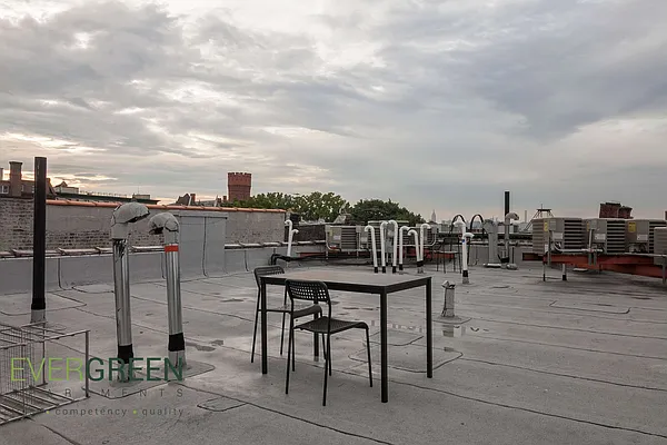 Rented by Evergreen Apartments BK | media 22