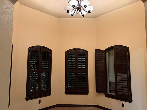 3rd image of 405 Michoacan Loop