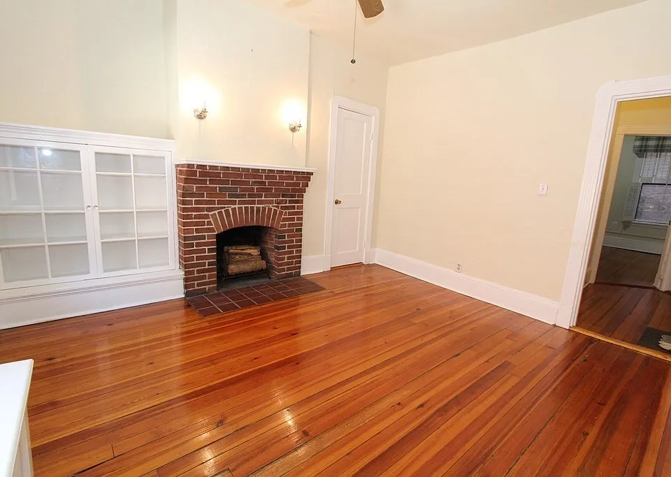 4 Phillips St #2