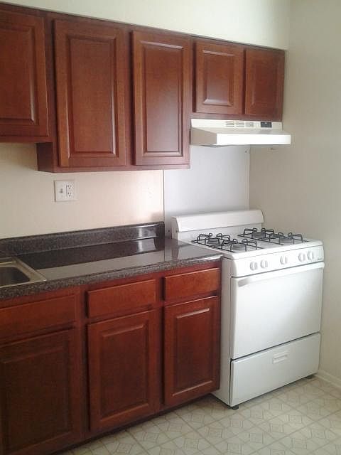 New kitchen cabinets and countertop