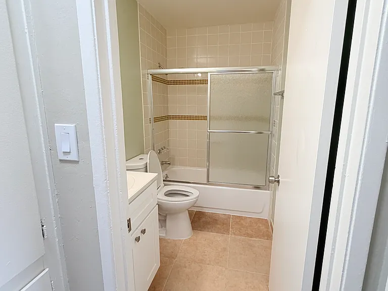 2124 90th Ave #15 — Photo 14