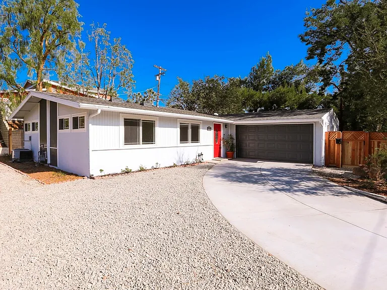 17138 Sunderland Dr — Photo 1