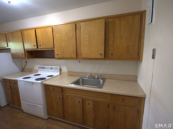 4th image of 80 Cartright Street #1L