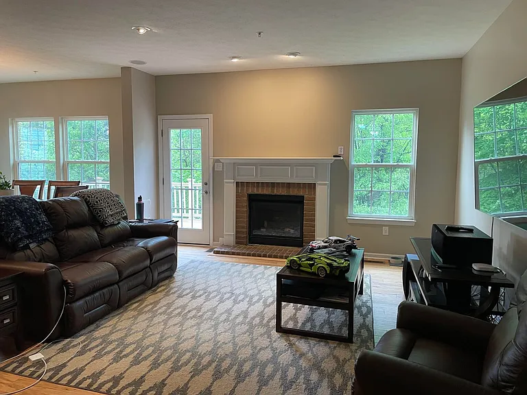 715 Fairgate Dr — Photo 2