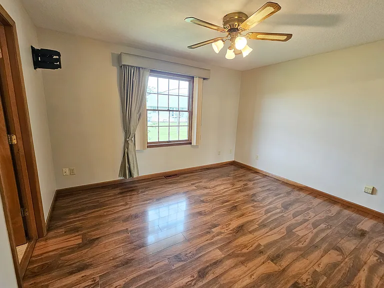 6 Melrose Pl — Photo 9