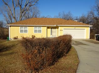 2604 Elmwood Ct, Manhattan, KS 66503