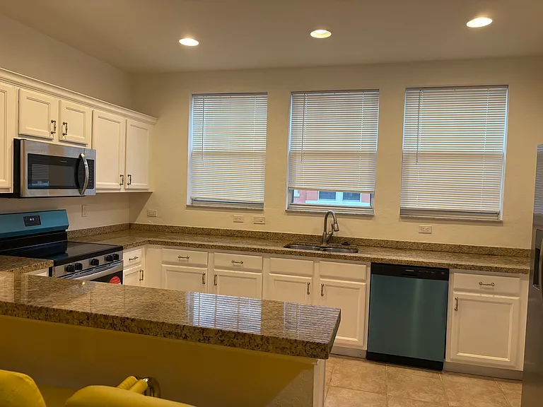 833 Millbrae Ct #4 — Photo 4