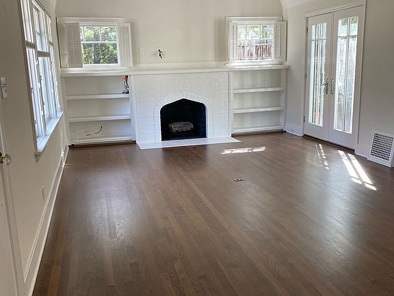 5th image of 1226 Middlefield Rd