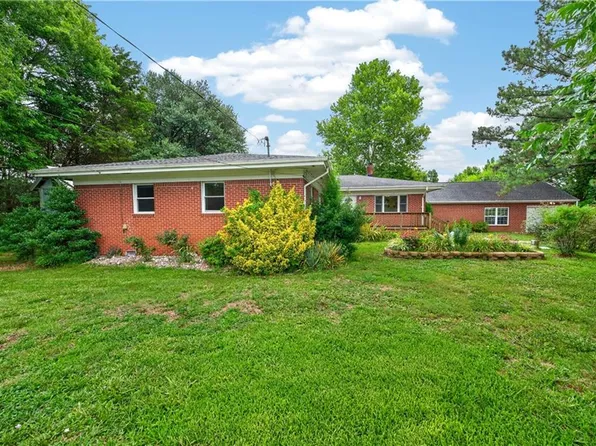 905 Shillelagh Rd, Chesapeake, VA 23323