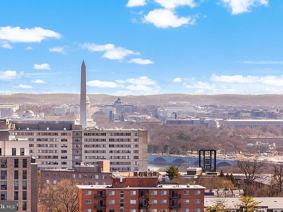 5th image of 1301 N Courthouse Rd APT 1805