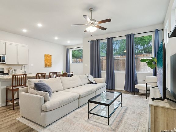 3rd image of 14846 MAVERICK AVE