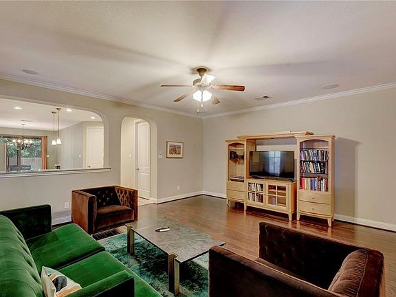 3rd image of 2425 Amur Dr