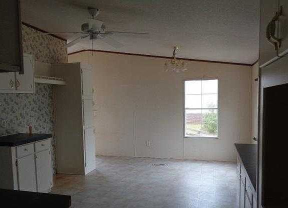 eat in kitchen