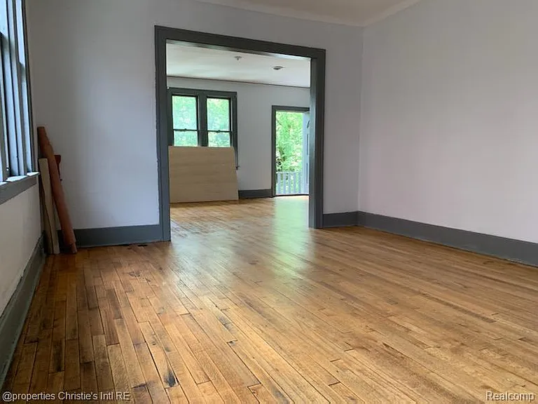 2286 W Philadelphia St — Photo 2