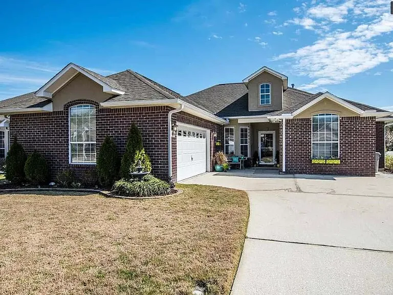 4956 Vizcaya Dr — Photo 1