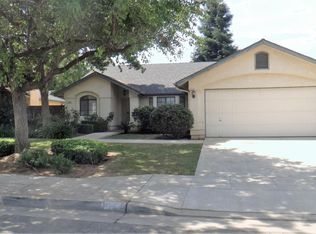 1544 Fallbrook Ave, Clovis, CA 93611