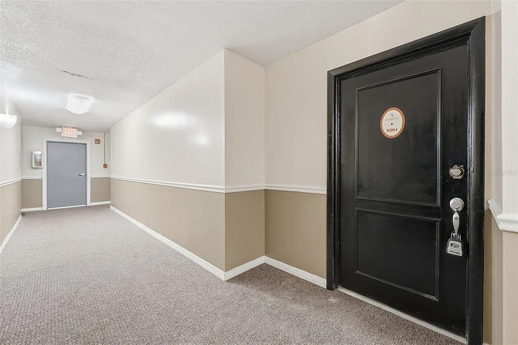 2 bed, 1.0 bath, 881 sqft, $1,500 — Photo 3