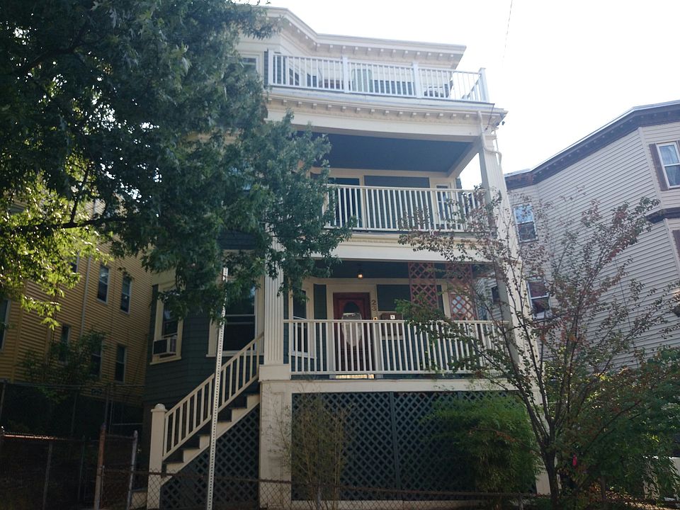 2nd image of 23 Rowell St