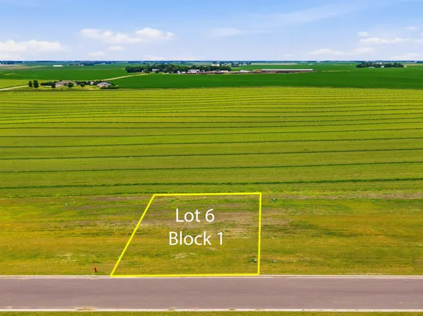 1503 Castle St, Larchwood, IA 51241