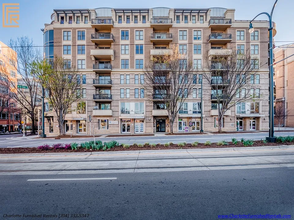 718 W Trade Street — Photo 2