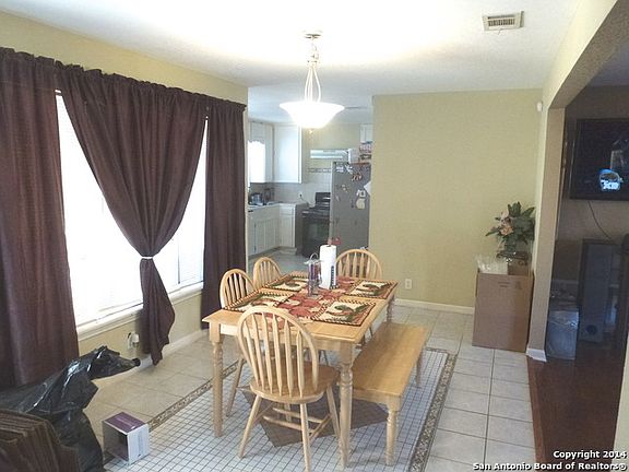 5th image of 590 NW Lively Dr