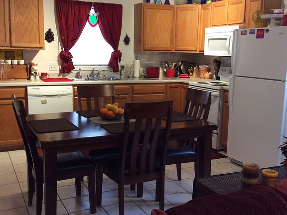 Eat in kitchen