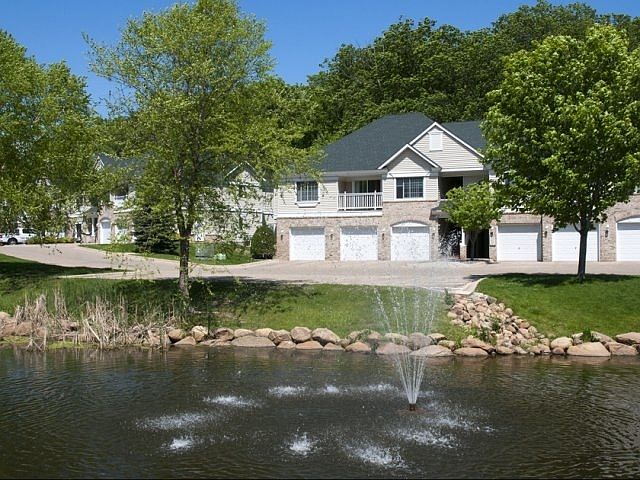 1st image of 900 Woodhill Ct