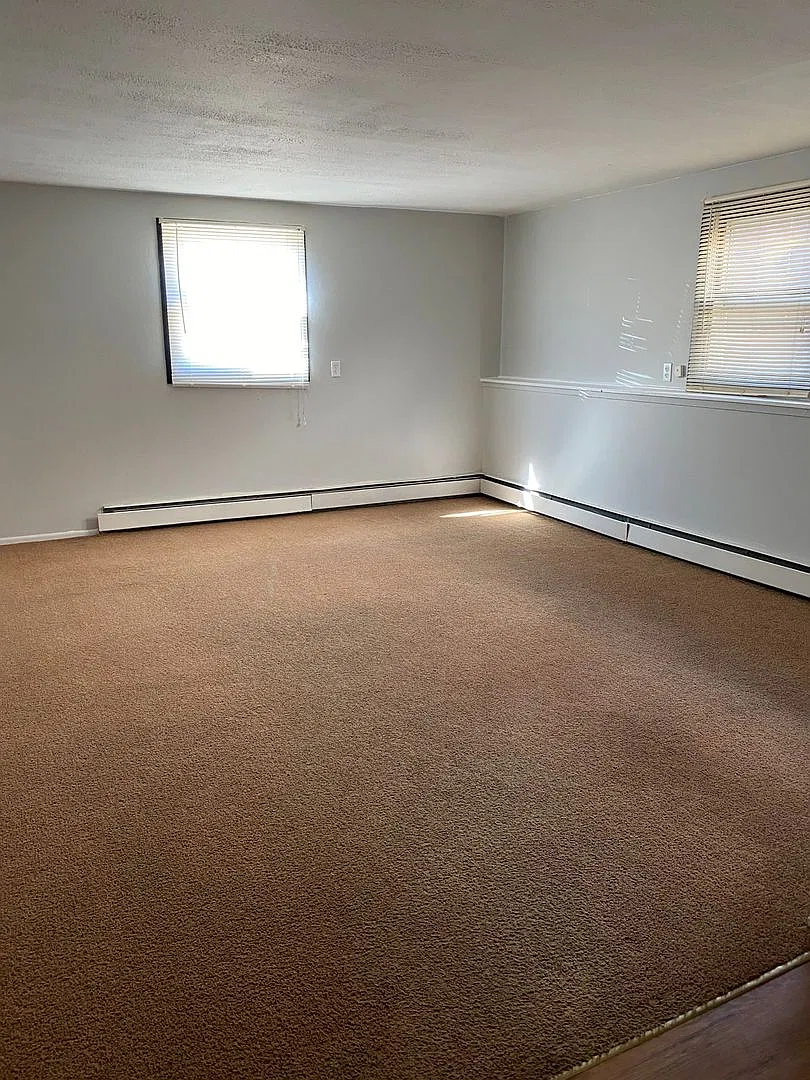 1177 Harding Ave — Photo 4