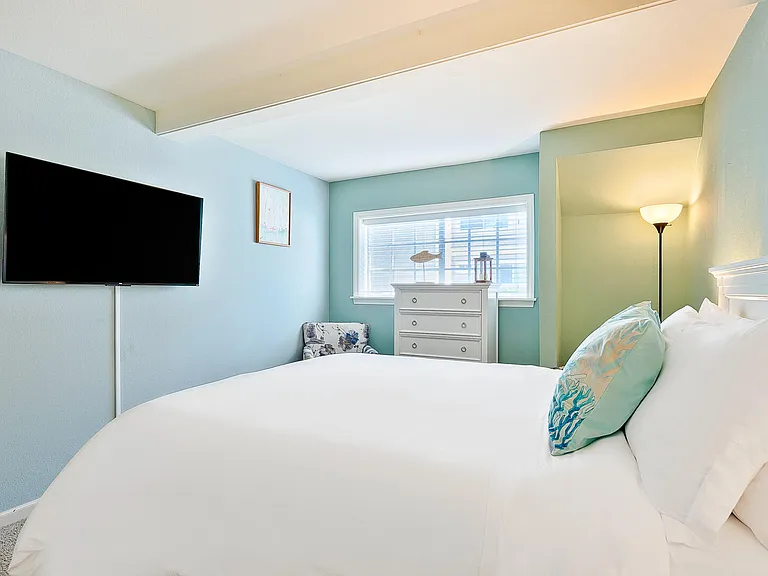 722 Isthmus Ct — Photo 19
