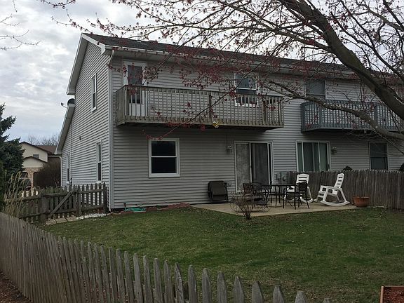 3rd image of 1424 Peachtree Ln