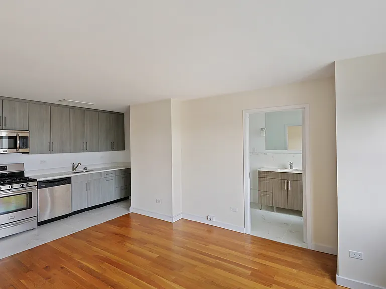 1770 Grand Concourse #LK — Photo 6