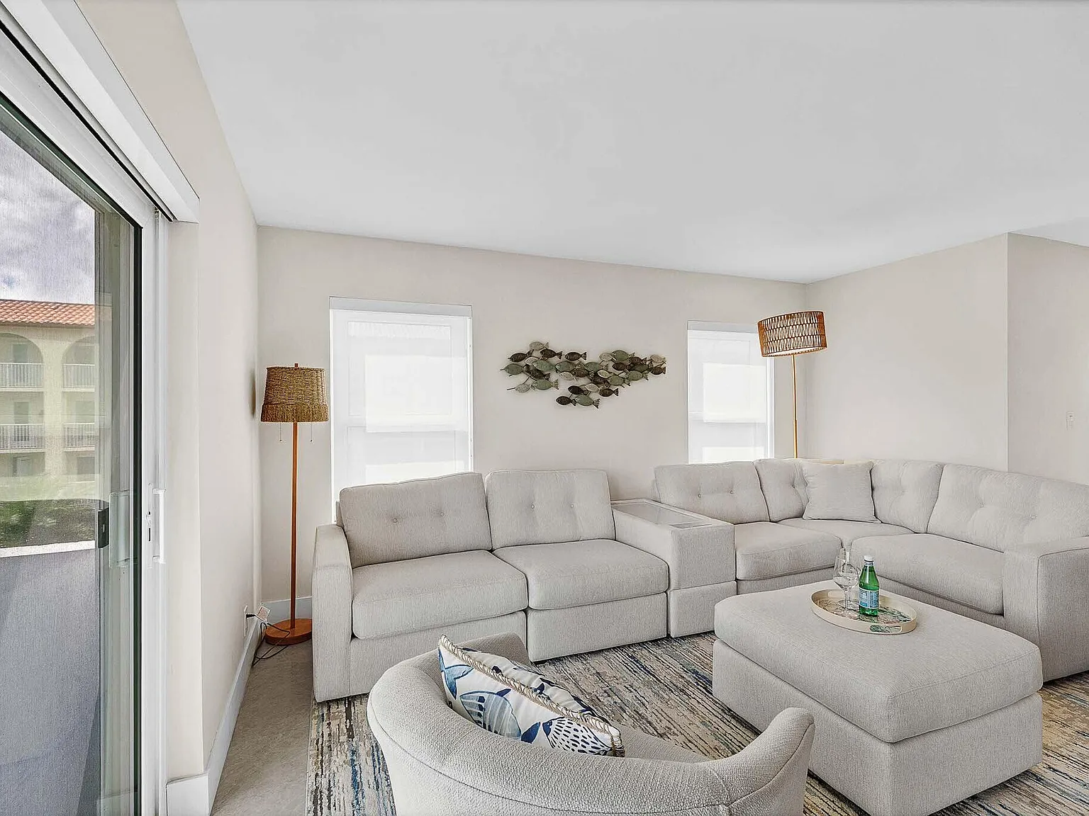 2 bed, 2.0 bath, 1170 sqft, $3,300 — Photo 3