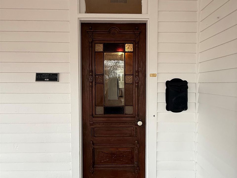 1st image of 1604 S Austin Ave