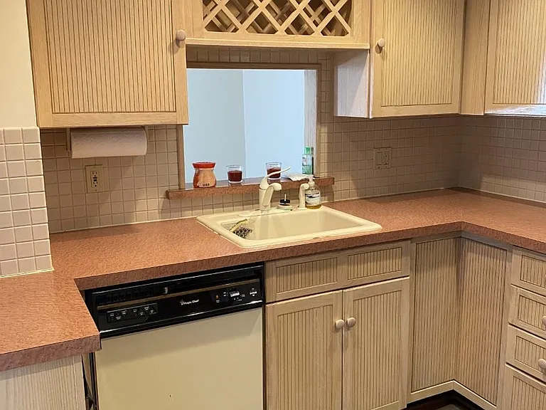 530 E Passaic Ave — Photo 7